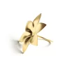 NÍCOLI ANILLO FLOR PICOS DORADO< Anillos