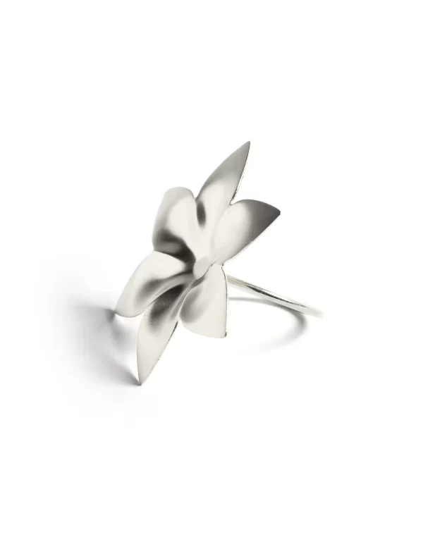 NÍCOLI ANILLO FLOR PICOS PLATEADO< Anillos