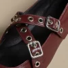 bailarina_granate_doble_h_2.webp NÍCOLI BAILARINA DOBLE HEBILLA< Zapatos