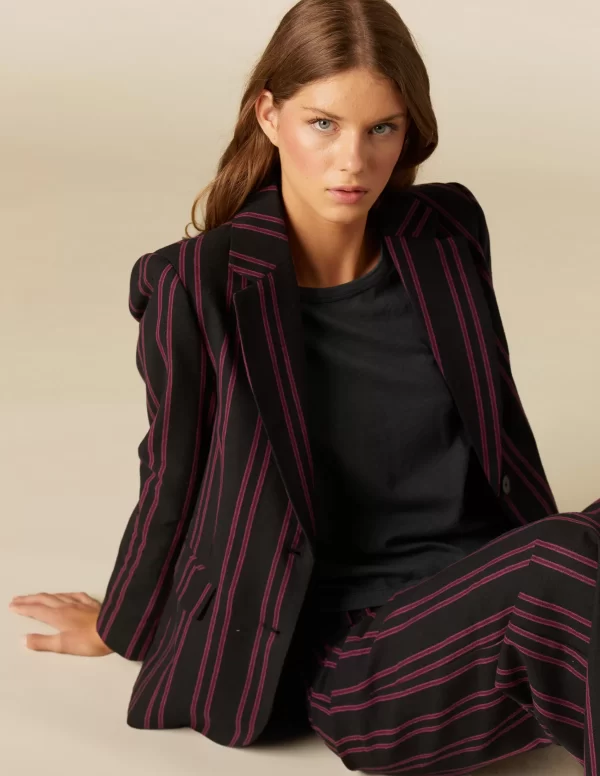 NÍCOLI BLAZER NEGRO RAYA< Blazers