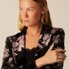 NÍCOLI BLAZER TERCIOPELO FLOR< Blazers
