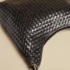 bolso_trenzado_negro_3.webp NÍCOLI BOLSO TRENZADO NEGRO< Bolsos