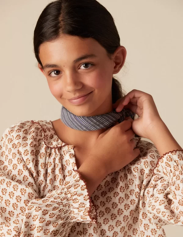 camisa_cruda_flor_marrn_1.webp NÍCOLI CAMISA CRUDA FLOR MARRÓN< Camisas