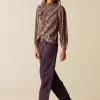 camisa_flor_hoja_mora_2.webp NÍCOLI CAMISA FLOR HOJA< Camisas