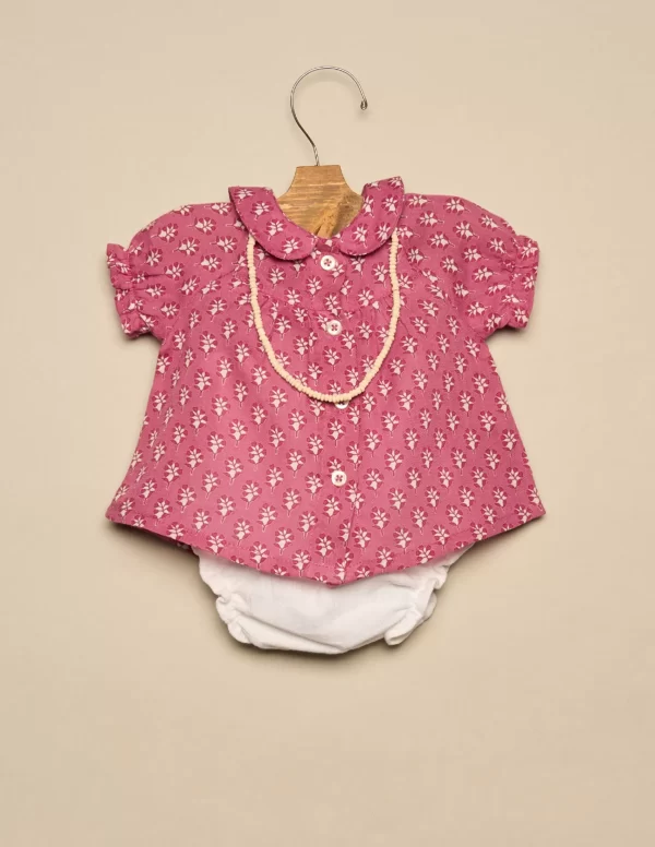 camisa_flor_ramito_fresa_1-2.webp NÍCOLI CAMISA FLOR RAMITO< Camisas