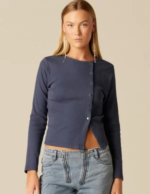 NÍCOLI CAMISETA BOTONES LATERALES AZUL< Camisetas