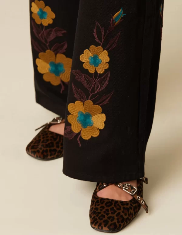 NÍCOLI PANTALÓN BORDADO FLOR< Denim | Pantalones