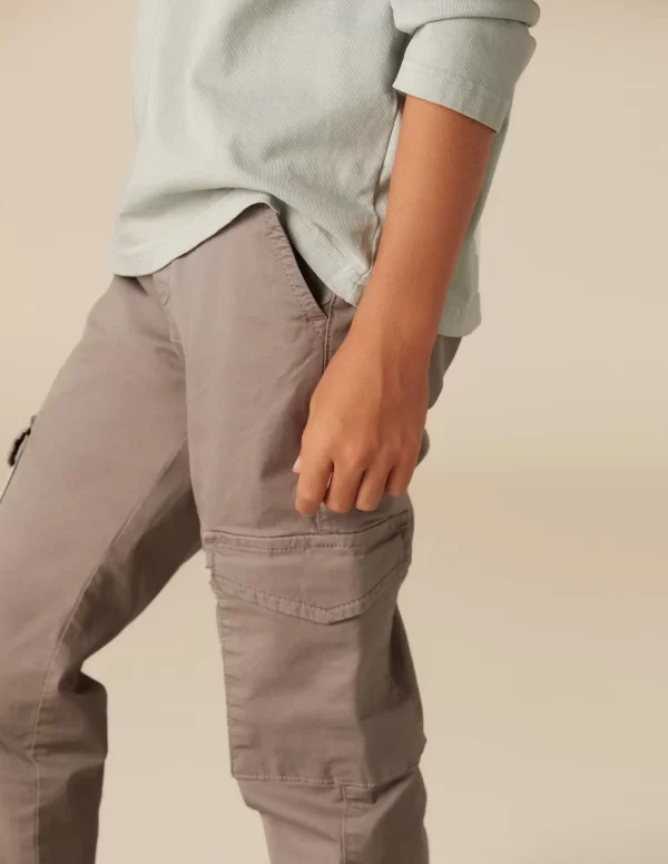 NÍCOLI PANTALÓN CARGO LARGO GRIS CLARO< Pantalones