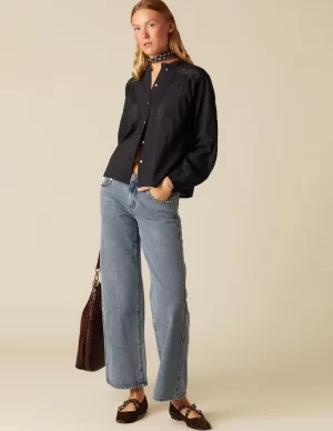 pantaln_tachuelas_azul_0.webp NÍCOLI PANTALÓN TACHUELAS AZUL< Denim | Pantalones