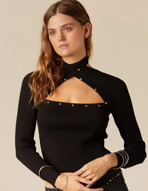 NÍCOLI TOP ABERTURA ESCOTE TACHAS NEGRO< Tops