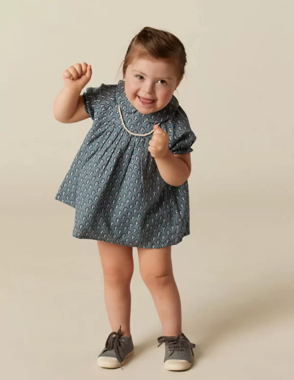 vestido_flor_ramito_azul_1-1.webp NÍCOLI VESTIDO FLOR RAMITO AZUL< Vestidos
