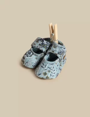 zapato_flor_hoja_azul_0.webp NÍCOLI ZAPATO FLOR HOJA AZUL< Zapatos